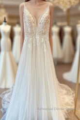 Modest Long A-line V-neck Spaghetti Straps Tulle Wedding Dresses with Appliques Lace
